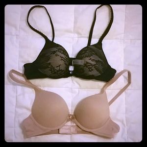 34a VS bras NWOT